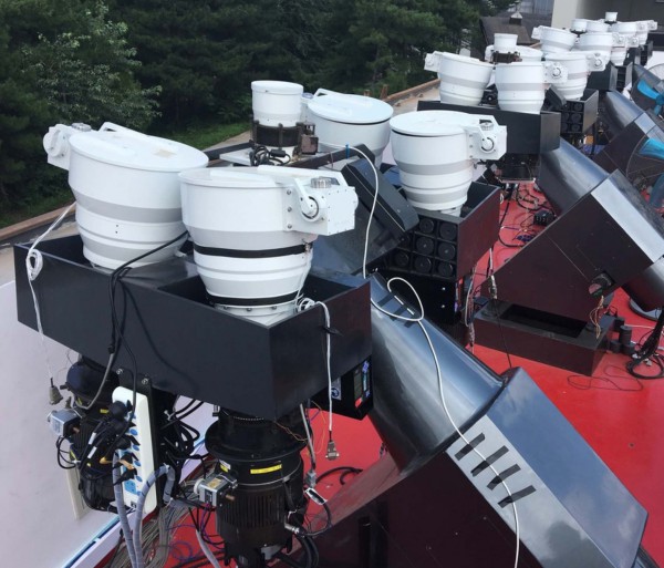 Deployment of GWAC robotic mounts at the Xinglong Observatory (China) for the search for counterparts in visible light of gamma bursts and gravitational waves. Each mount carries 4 cameras 18 cm in diameter and has a field of view of about 500 square degrees. The complete GWAC set covers a total field of view of 5000 square degrees. Copyrights NAOC / SVOM