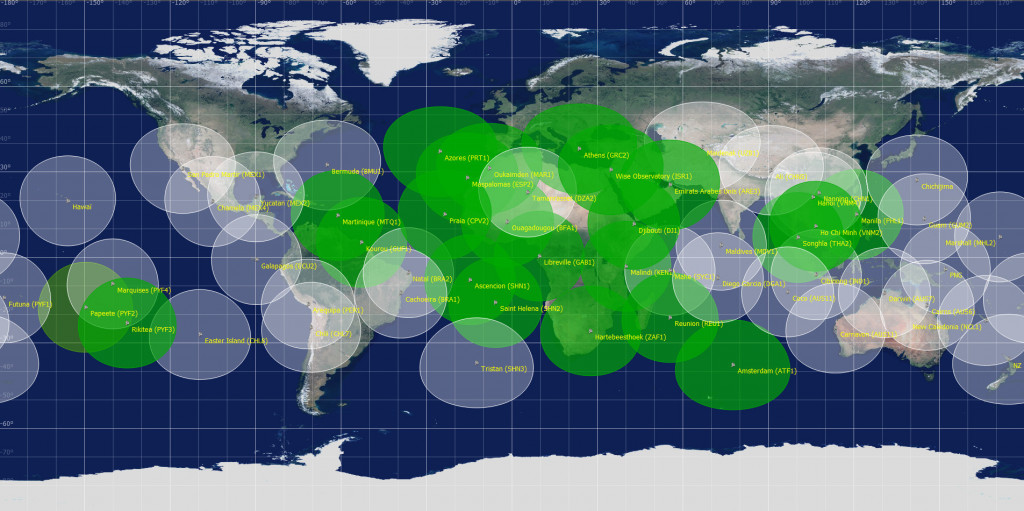 Carte du réseau d'alerte de la mission SVOM au 1 mai 2021, en vert les stations déployées, en grisé les stations à venir, crédits: CNES.