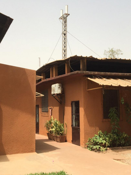 Installation of the SVOM station on the roof of the Development Research Institute building.