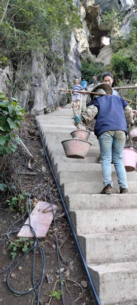 La construction de l'escalier d'accès